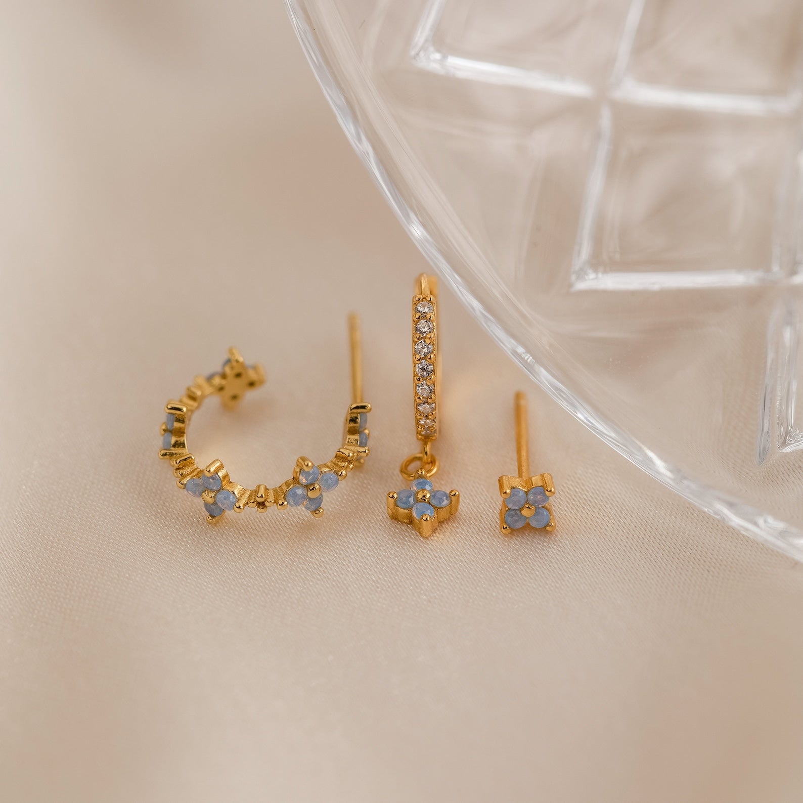 Joyalukkas 22k (916) Yellow Gold Stud Earrings for Girls : Amazon.in:  Fashion